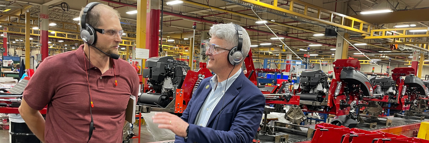 Rep. Williams tours Briggs and Stratton