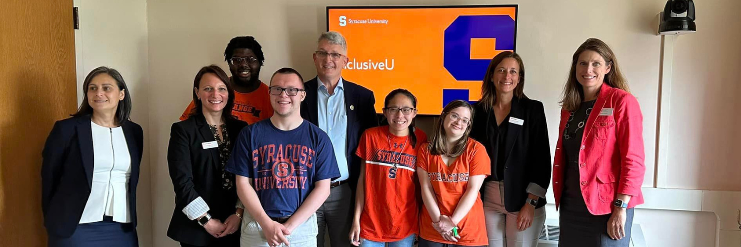 Rep. Williams meets with students from InclusiveU at SU