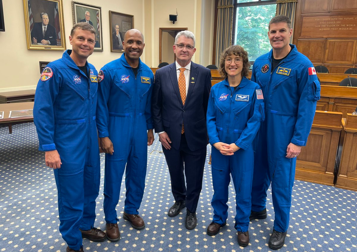 Rep. Williams meets Artemis II astronauts